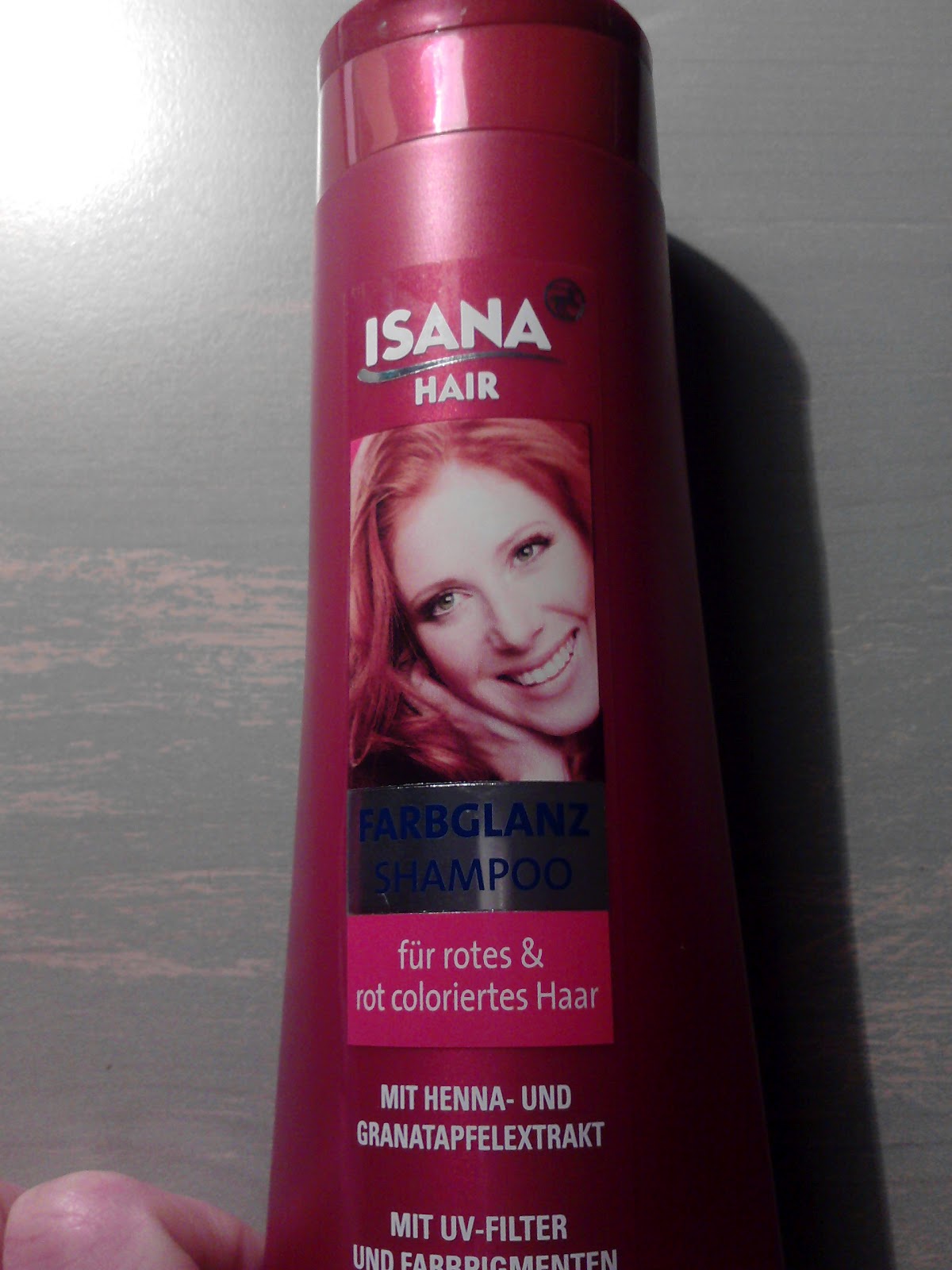 szampon do włosów czerwonych i farbowanych na czerwień isana