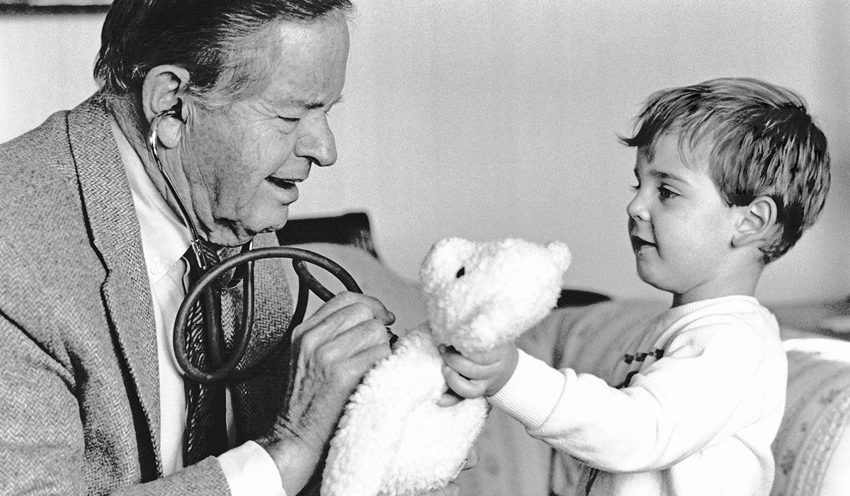 1999 pampers sponsors the activities of pediatrician t berry brazelton