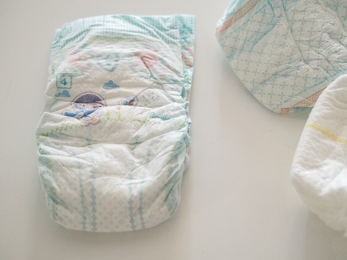 pampers premium care zielone a biale